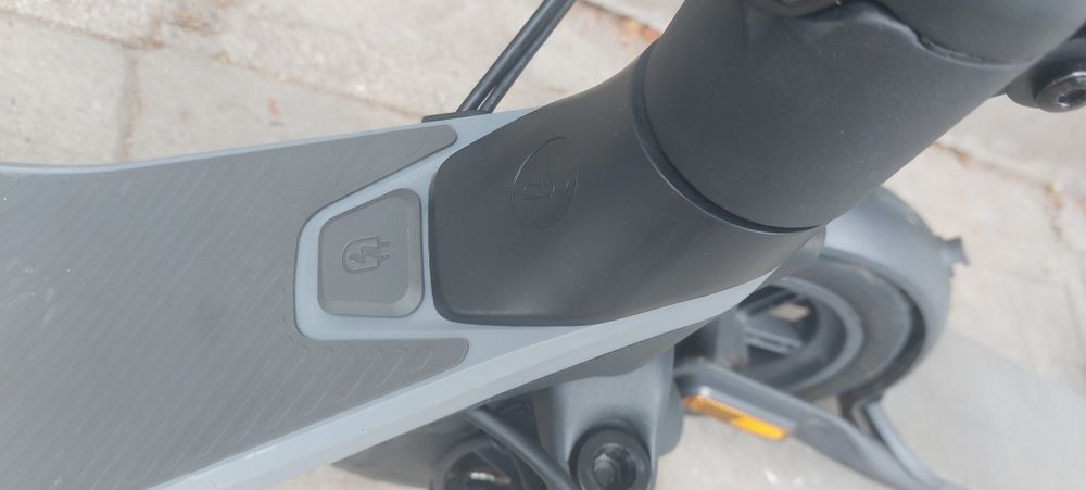 Продавам електрическа  тротинетка Ninebot от Германия