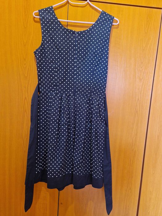 Рокли с къс ръкав/без ръкави