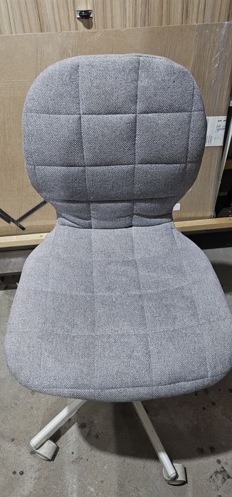 Трапезни и офис столове