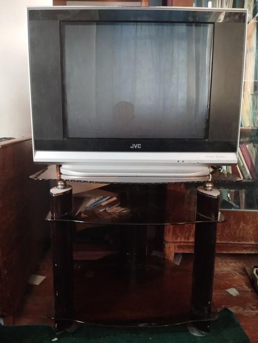 Большой Телевизор с подставкой