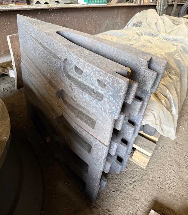 Зуб ковша разных видов экскаваторов