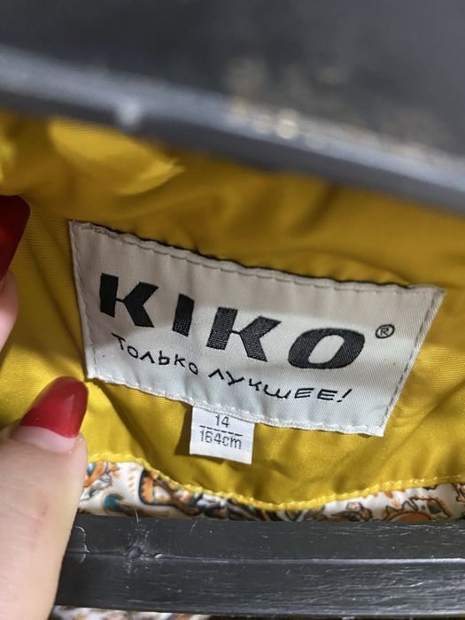 Продам куртки на девочку