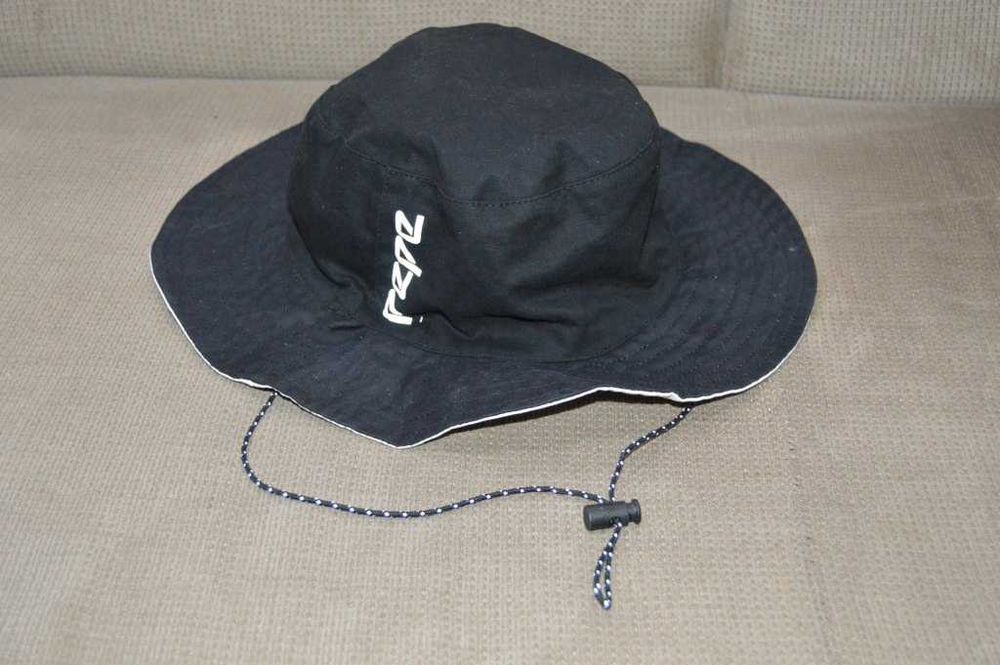 Pălărie Pepe Jeans London Reversibilă – Negru/Alb – Mărime Universală