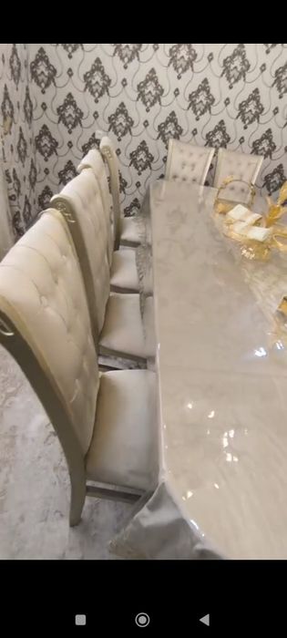 Стол и стулья  продается + скатер+пленка бонус