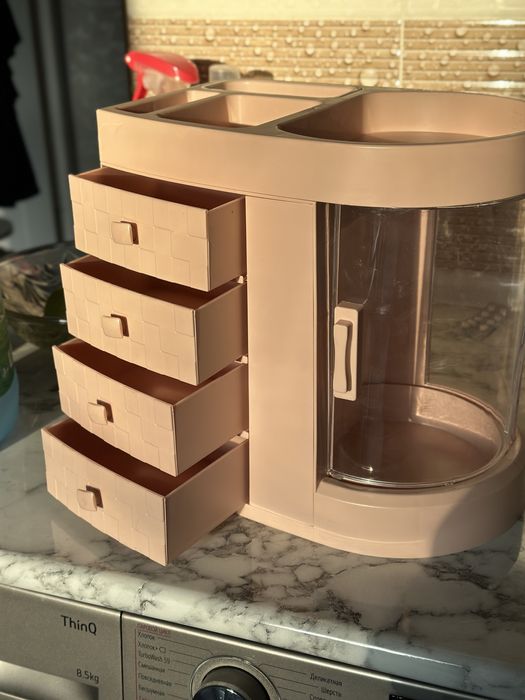 Premium kosmetika organayzeri