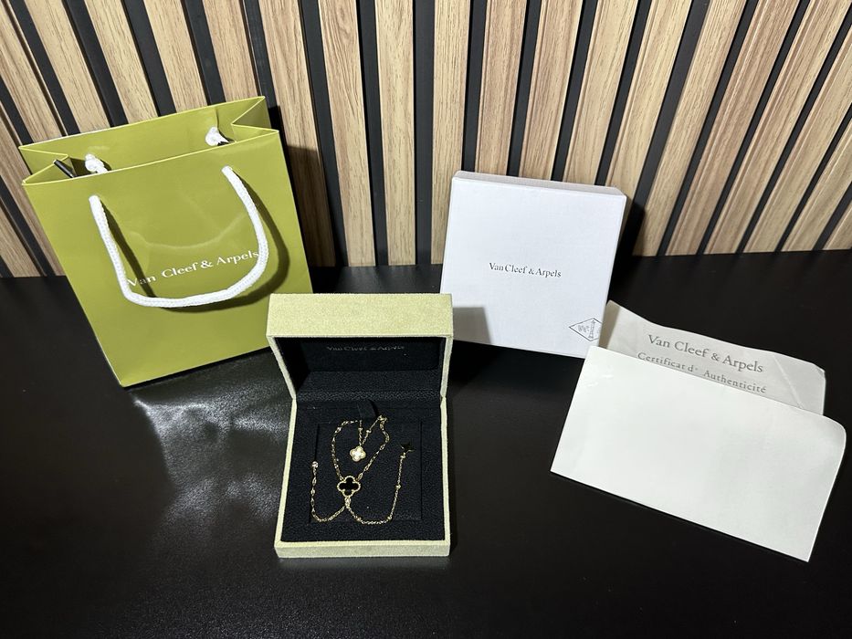 Ново Двулицево Дамско Колие Van Cleef & Arpels Alhambra с пълна опаковка
