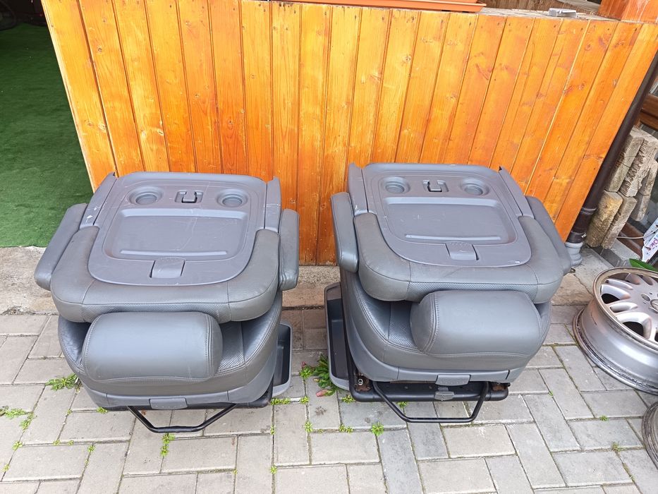 Scaune și banchete Vw Transporter T5 T6 (scaun șofer, bancheta  și scaun pasager, rândul din mijloc, bancheta spate, prinderi podea