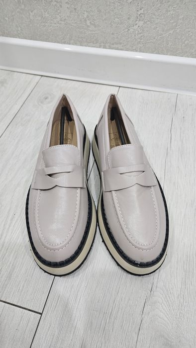 Срочно Продам лоферы