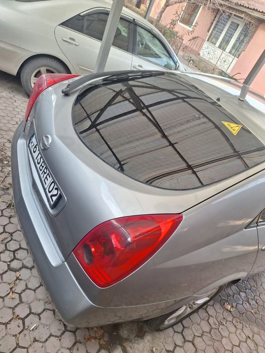 Машина Nissan продается