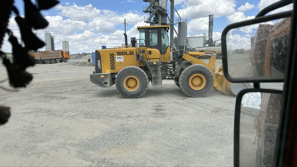 Погрузчик 2 куб до 3тонн