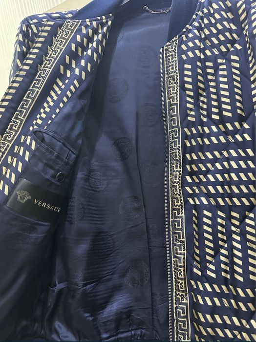 Продам куртку Версаче оригинал