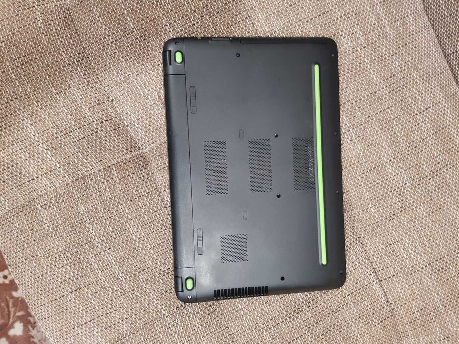 Продавам повреден HP Pavilion 15 Gaming 15-ak001nu