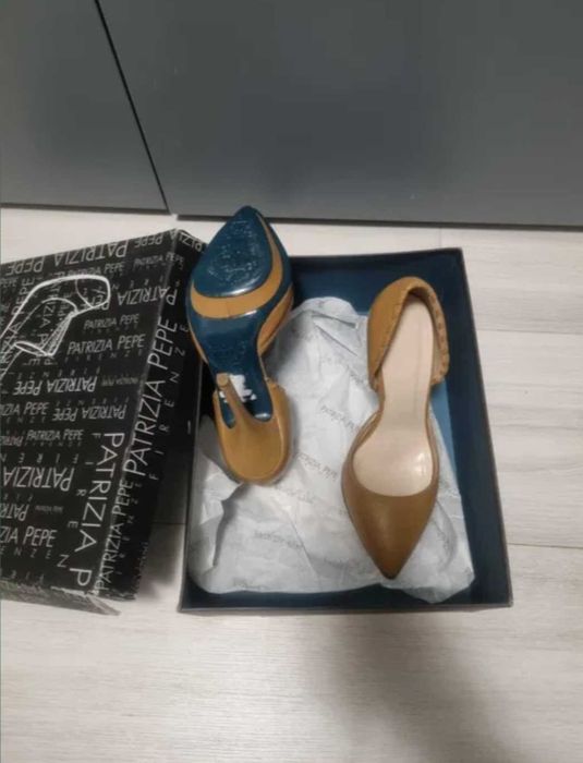 Обувки на висок ток Patrizia Pepe 37 горчица нюд бежови оригинал