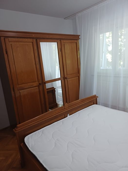 Proprietar, inchiriez apartament 3 camere, Timisoara, zona Lipovei cu boxa si garaj.