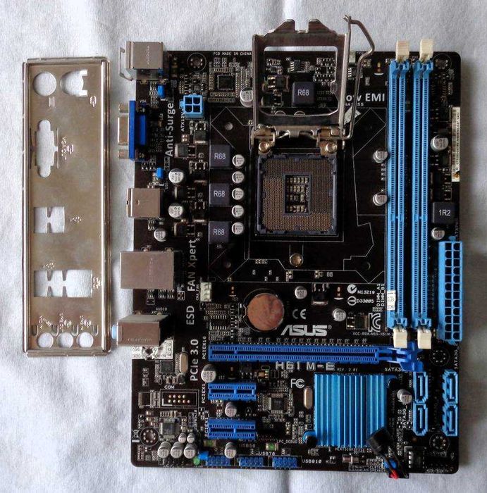 Сокет 1155 материнская плата Asus H61M-E