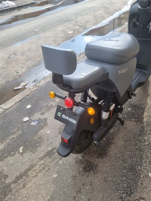 Vand scuter electric folosit ca nou il am de vara trecuta