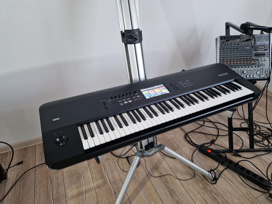 Korg Nautilus 73 key