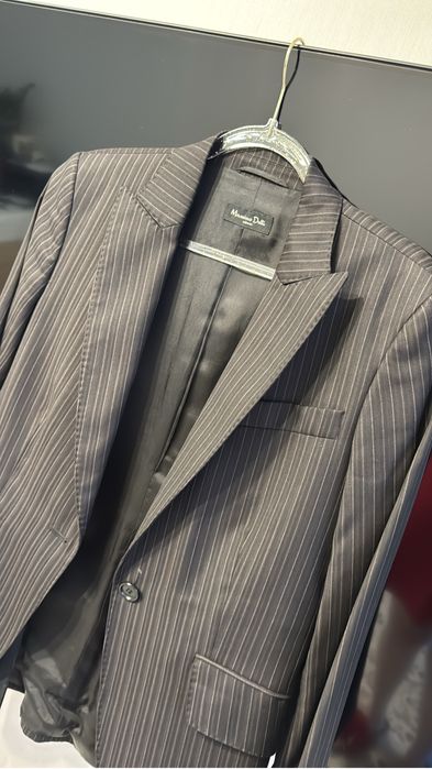Продам костюм офисные