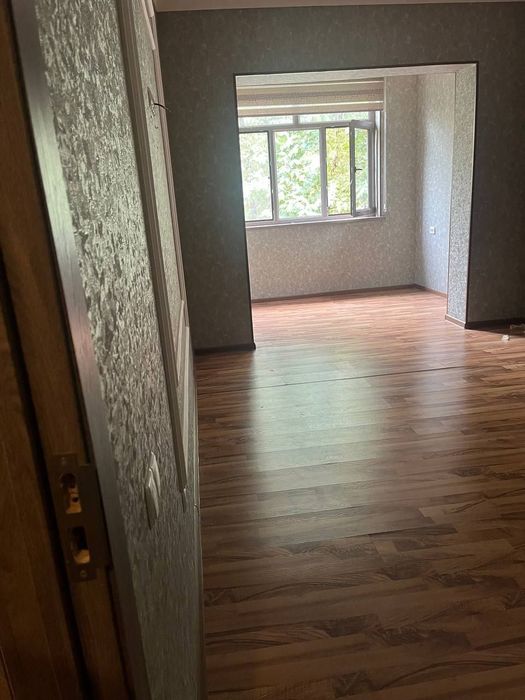 Продаётся двух комнатная на 17 квартале Юнусабад