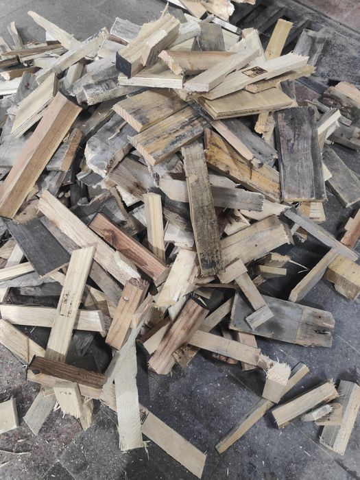 Дрова из распиленных досок