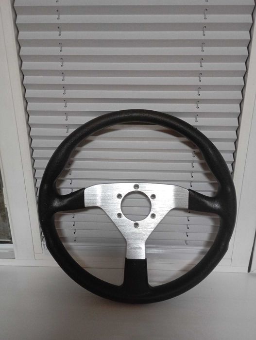 Руль автомобильный