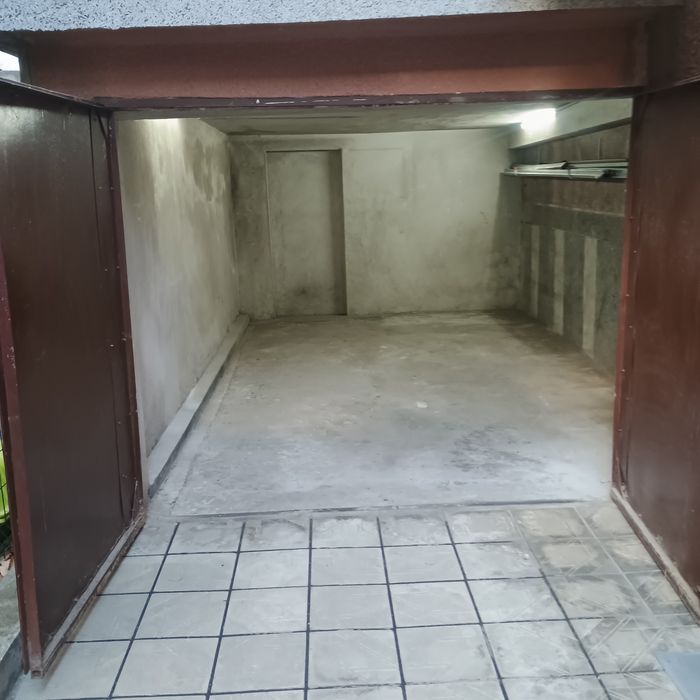 Гараж  под  наем