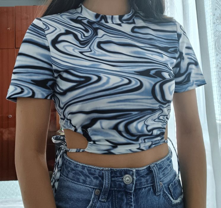 Дамска блуза с къс ръкав