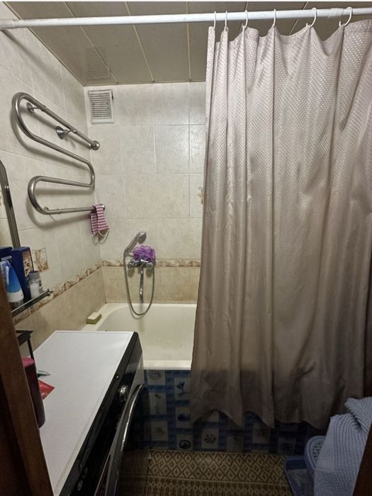 Продаётся 2в3/2/4 на м-в Карасу 1