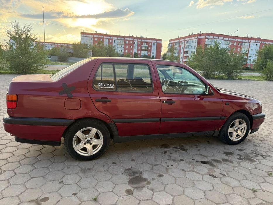 Volkswagen Vento 1,8 срочно