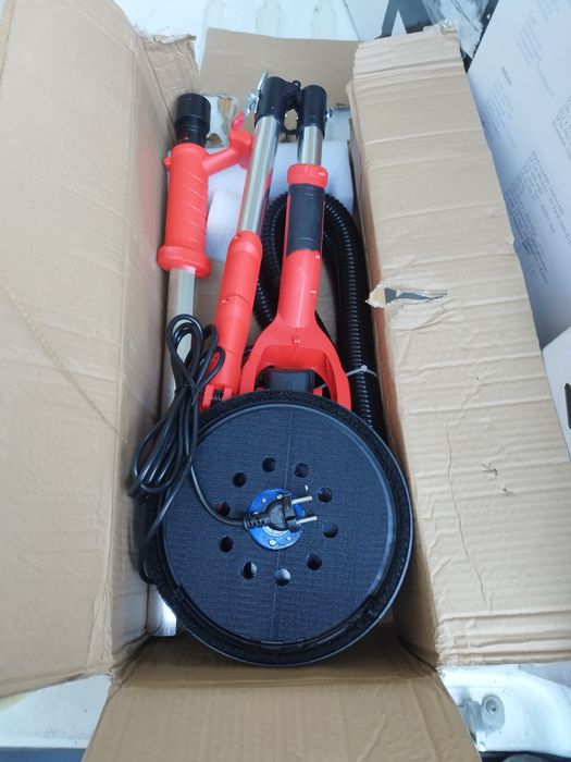 Шлайф машина за стени и тавани.