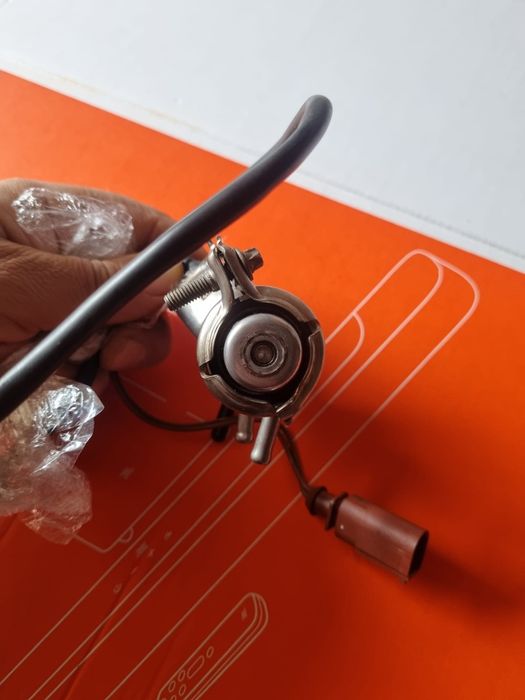 Injector adblue Audi a4 b8.5 a4b9 a4 b9.5 a5 f5 q5yf a6 c7