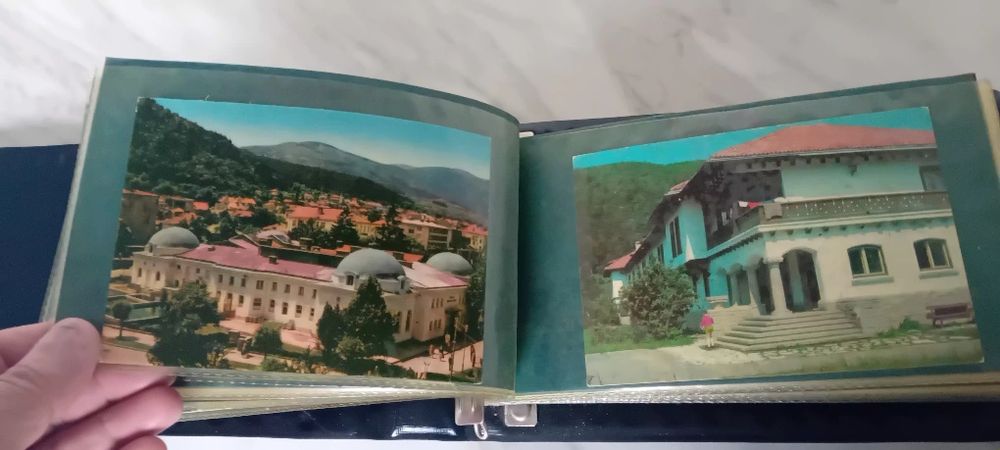 Класиор с картички от соца.
