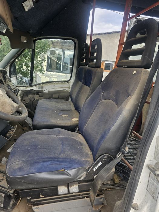Scaune iveco persoane