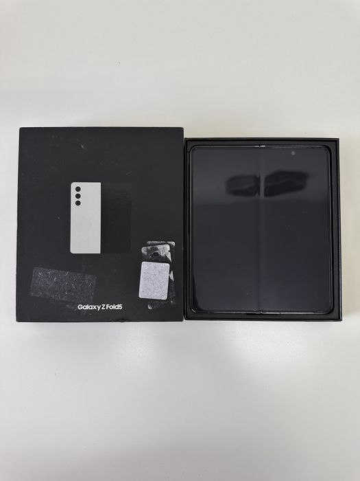 Samsung Galaxy Z Fold5 Folosit Stare Foarte Buna