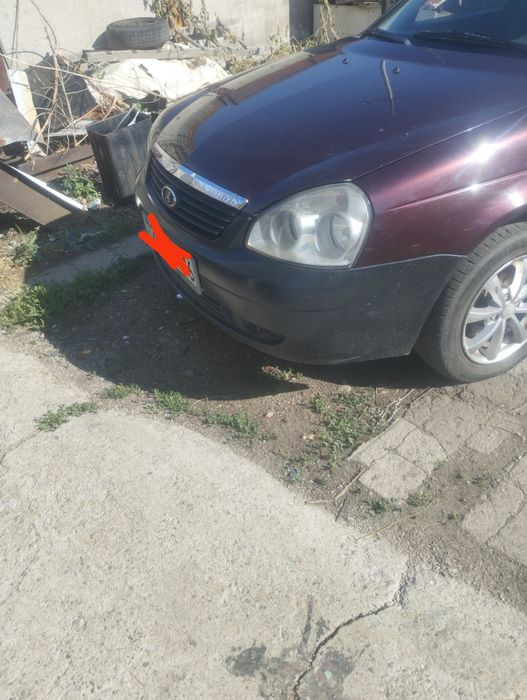 Продам бампер передний на Приору