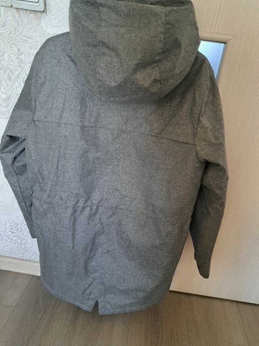 Продам курточки на мальчика