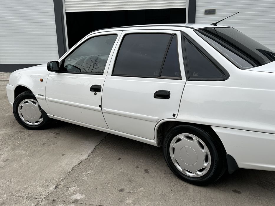 Nexia 2 1.6l sotiladi