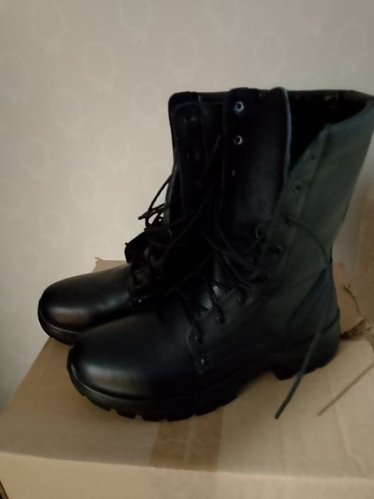 Продам берцы зимные новые