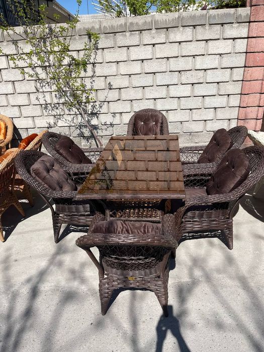 Ratan to'qima mebellar