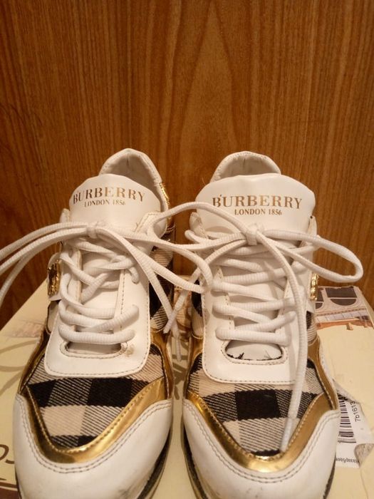 Отдам бесплатно вещи и обуви