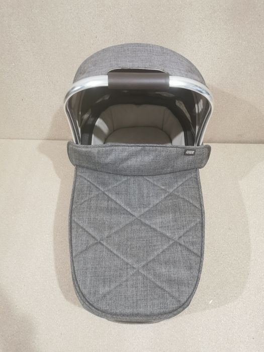 Кош за новородено Mamas & Papas Ocarro Chestnut