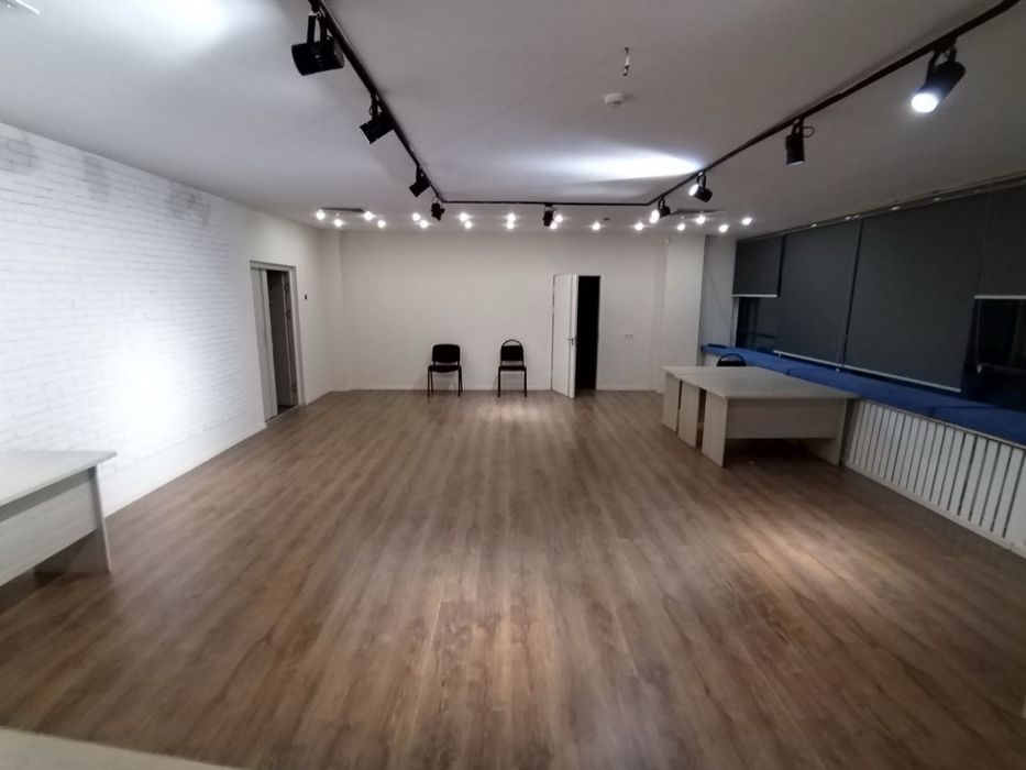 Аренда под офис 55кв.м 2 комната метро Айбек 990у.е