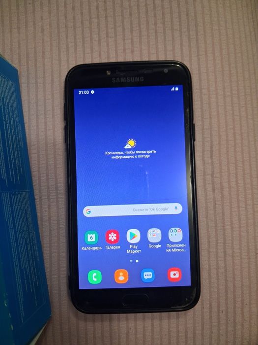 Продам смартфон j4