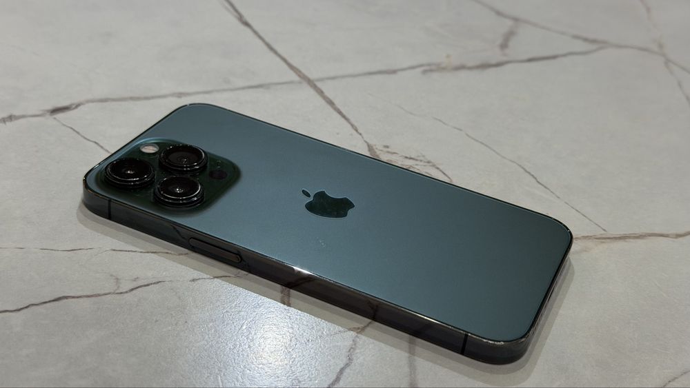 Продам Iphone 13 pro