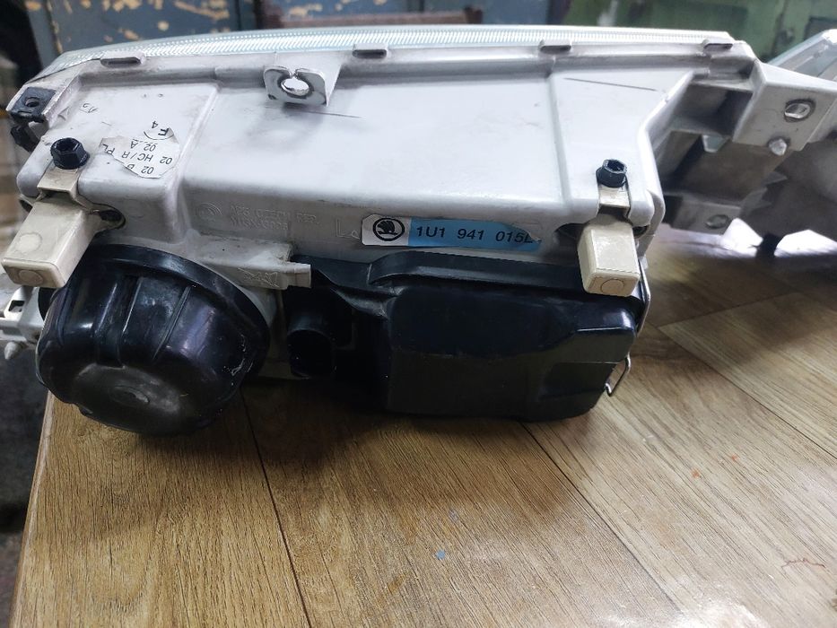 Фарове за Шкода Октавия 1 2003г