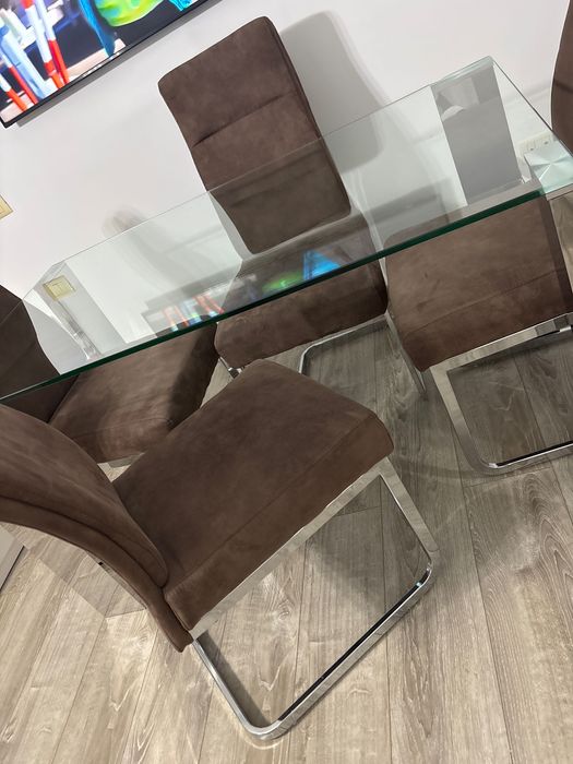 Vând masă și scaune Mobexpert!