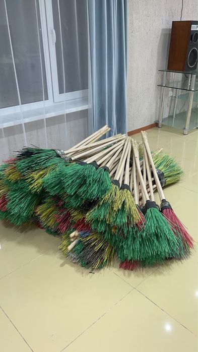 Метла пластиковая