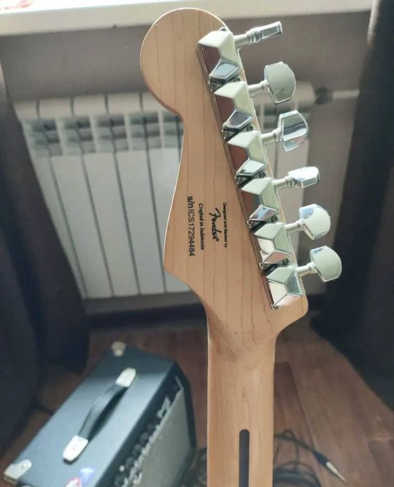 Электрогитара Fender Squire Bullet Stratocaster