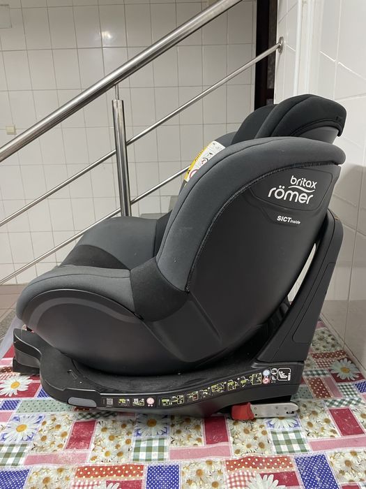 Scaun de copil pentru masina