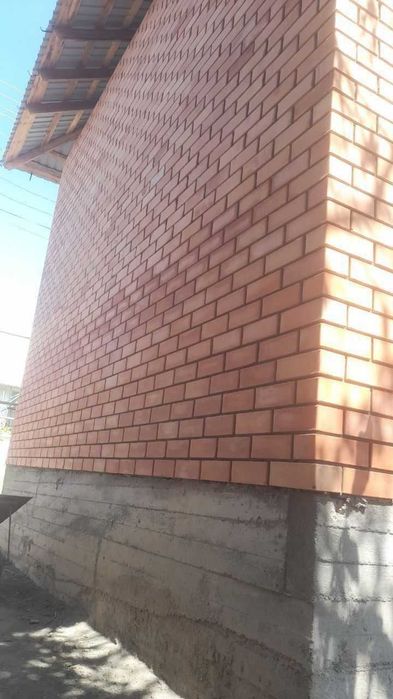 Ғишт териш.  Уй қуриш